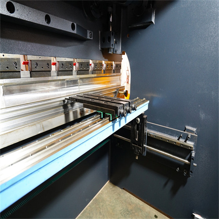 Fre de premsa CNC HUAXIA de 50 tones i 2200 mm de 6 eixos amb controlador DELEM DA66t