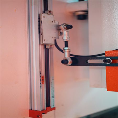 Màquina plegadora de flexió de xapa d'alta eficiència de 4 mm de gruix / màquina de fre de premsa semiautomàtica