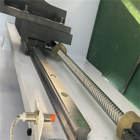 Controlador E21 de placa d'acer de 2500 mm de longitud de 3 mm 63T doblega una màquina plegadora de xapes de 8 peus