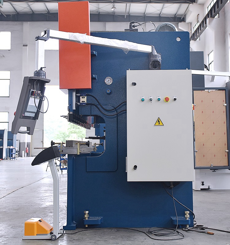 Màquines plegadores de metall CNC de 100t, fre de premsa de xapa CNC de 3200 mm amb E21