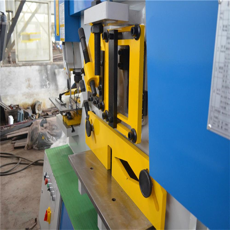 Màquina de perforació de plaques d'alta qualitat Cnc hidràulica de treballador de ferro Màquina de punxonar