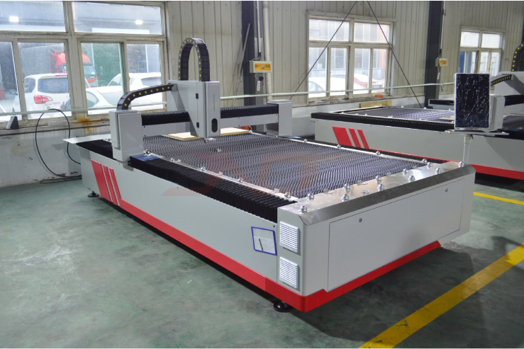 Màquina de tall làser de fibra CNC 2000w per al tall de xapa de metall industrial