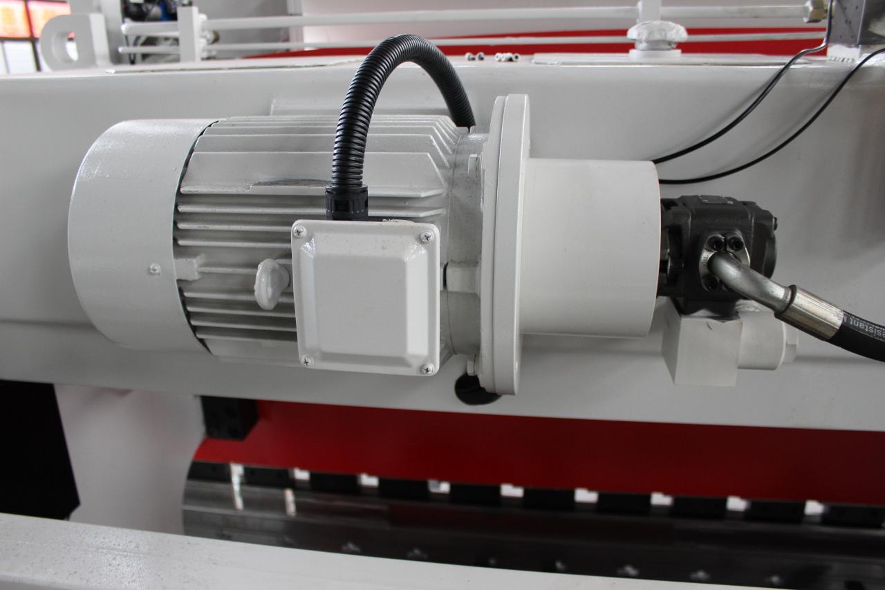 Màquina de fre de premsa de metall CNC