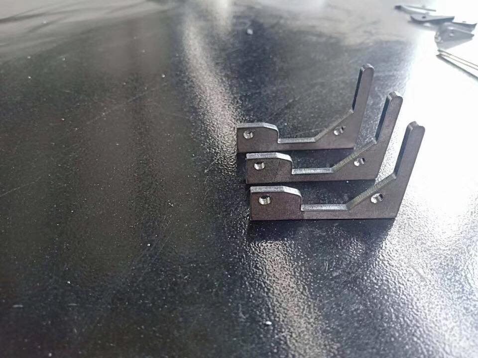 Màquina de tall làser de fibra CNC d'alta potència 3015 2000W